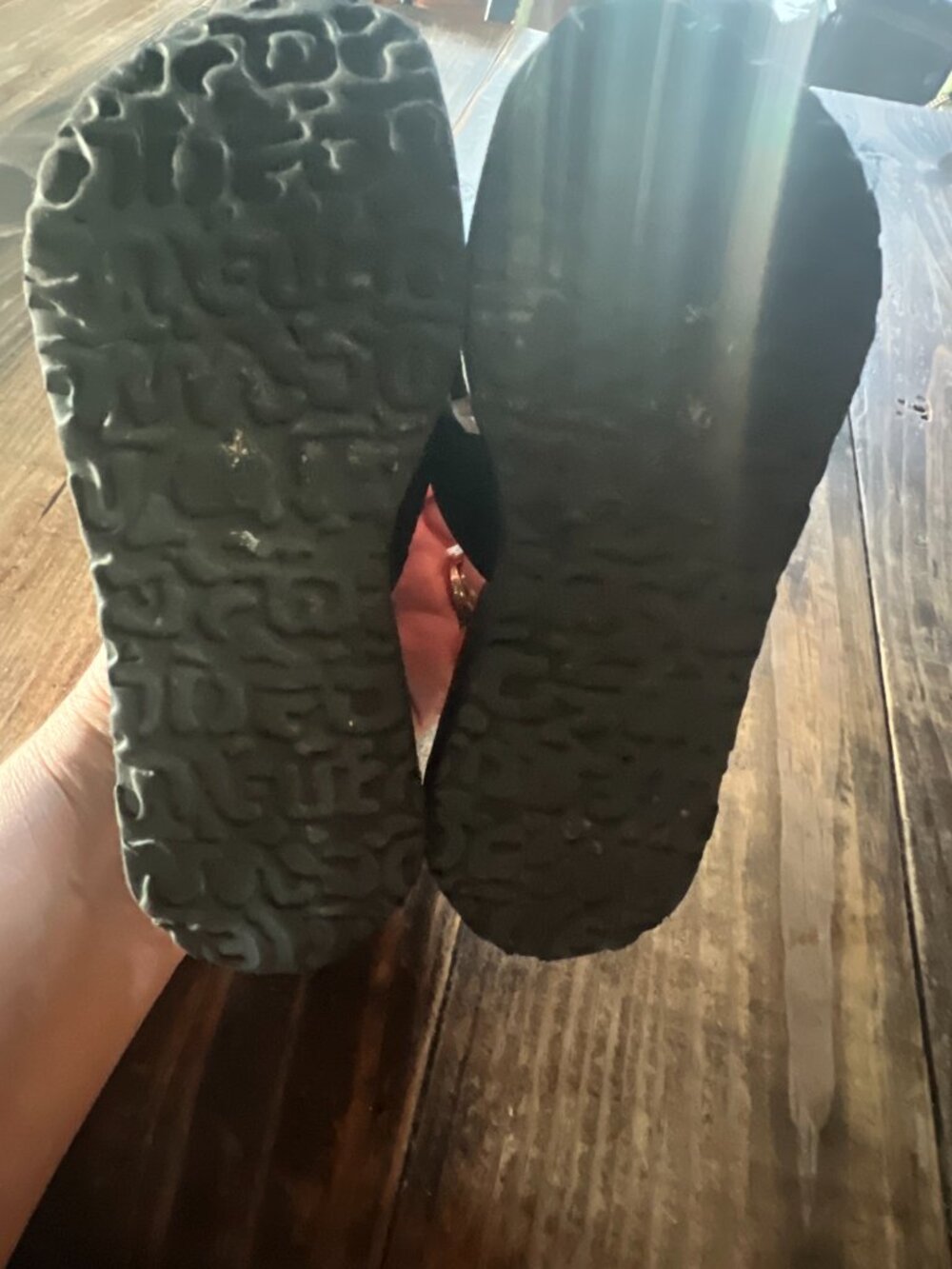 Boy size 11 Nike Flip Flops - Picture 3 of 4